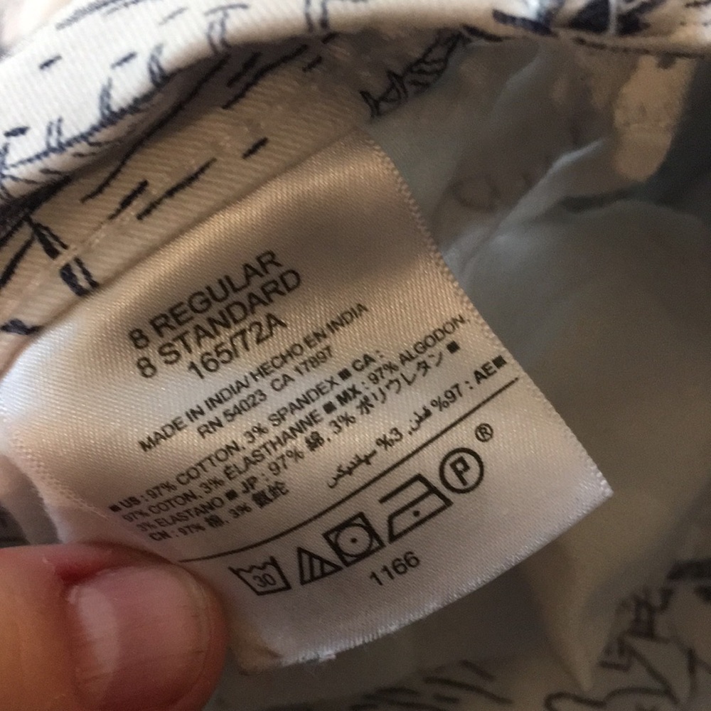 Patterned Capri Pants - image 5